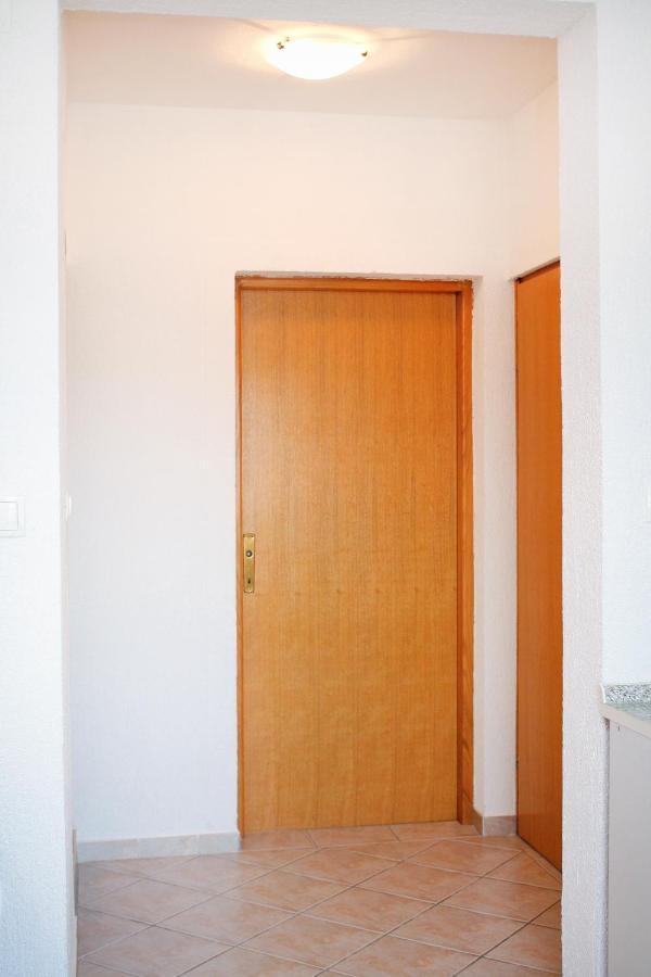 Apartments With A Parking Space Kampor, Rab - 5029 Exterior photo
